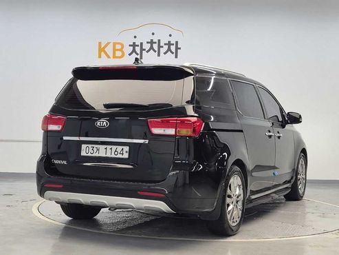 Kia Carnival 9-seater Prestige — пробег 242 373 км — фото 3 из 5