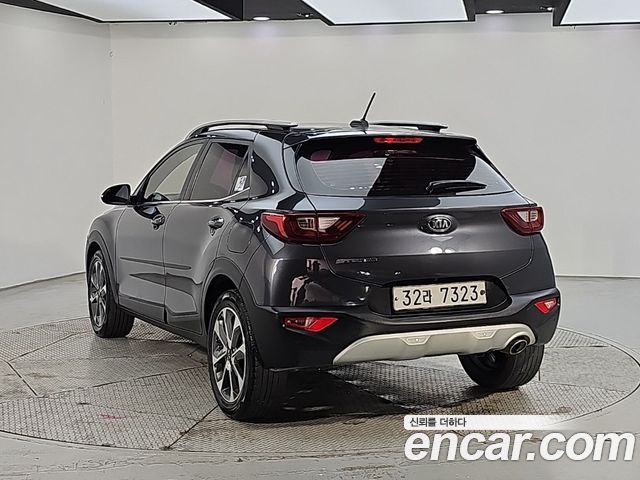 Kia Stonic из Кореи Encar
