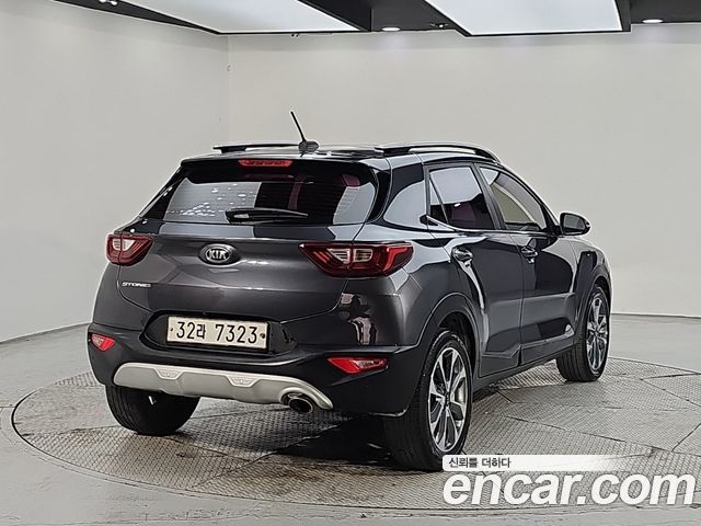 Kia Stonic из Кореи Encar