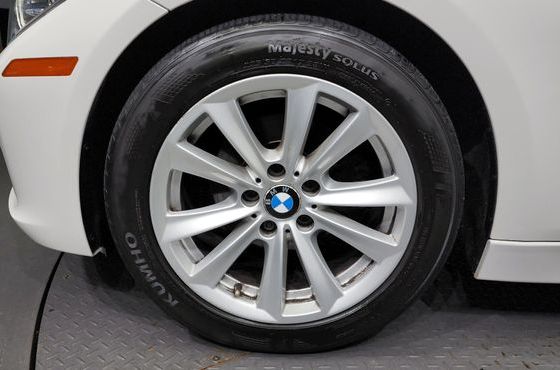 BMW 3-Series 320i Sport — пробег 88 100 км — фото 5 из 5