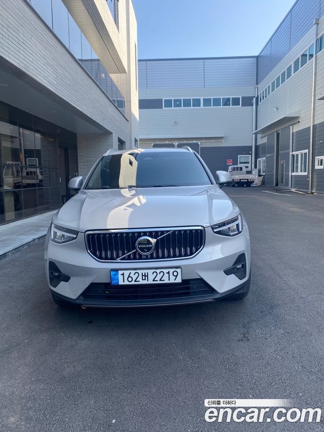 Volvo XC40 B4 Ultimate Bright — пробег 39 486 км — фото 1 из 5