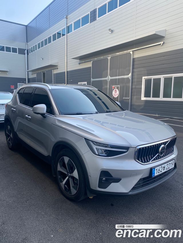 Volvo XC40 B4 Ultimate Bright — пробег 39 486 км — фото 3 из 5