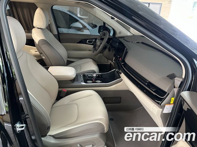 Kia Carnival HEV 4-Seater Hi Limousine Signature — пробег 6 800 км — фото 5 из 5
