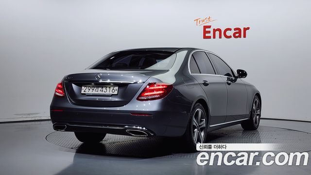 Mercedes-Benz E-Class из Кореи Encar