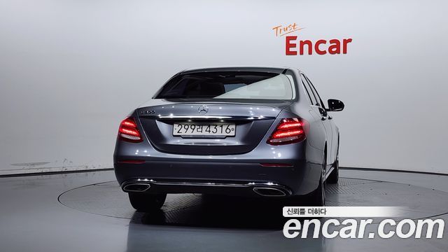 Mercedes-Benz E-Class из Кореи Encar