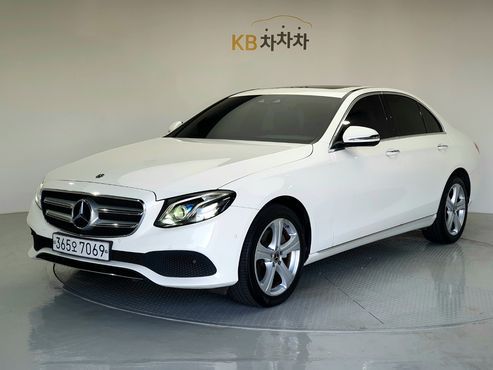 Mercedes-Benz E-Class E220d Avantgarde — пробег 90 443 км — фото 1 из 5