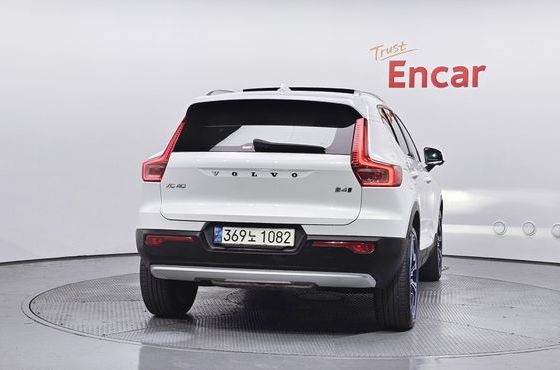 Volvo XC40 B4 Inscription — пробег 32 099 км — фото 4 из 5