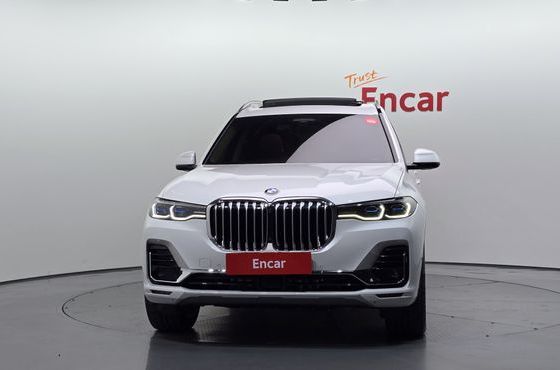 BMW X7 xDrive 40i Design Pure Excellence 6-Seater — пробег 28 932 км — фото 3 из 5