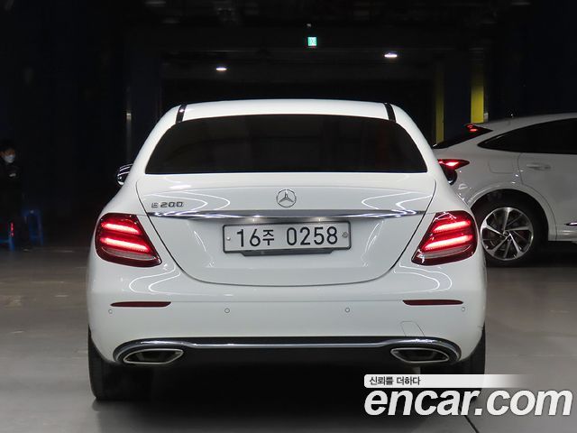 Mercedes-Benz E-Class из Кореи Encar