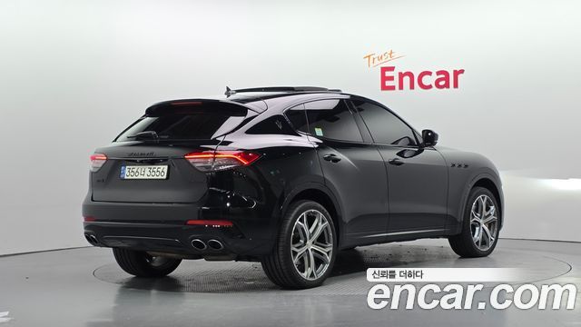 Maserati Levante из Кореи Encar