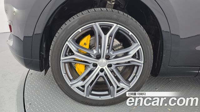 Maserati Levante из Кореи Encar