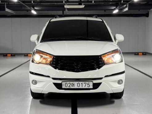 Ssangyong KORANDO 4WD TX 9-seater — пробег 140 500 км — фото 3 из 5