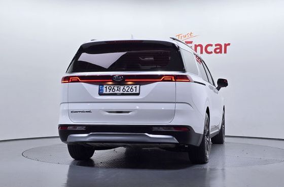 Kia Carnival Diesel 9-Seater Signature — пробег 16 393 км — фото 4 из 5