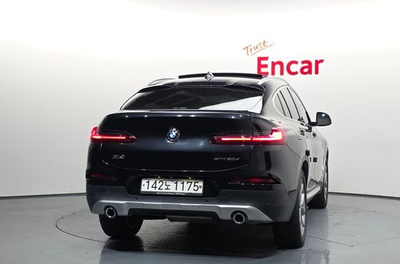 BMW X4 xDrive20d xLine — пробег 76 037 км — фото 4 из 5