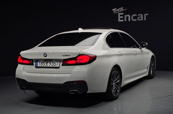 BMW 5-Series 520i M Sport — пробег 30 708 км — фото 2 из 5