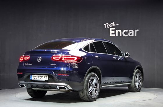 Mercedes-Benz GLC-Class GLC300e 4MATIC Coupe — пробег 27 597 км — фото 2 из 5