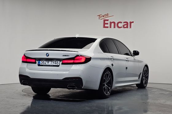 BMW 5-Series 520i M Sport — пробег 73 209 км — фото 2 из 5
