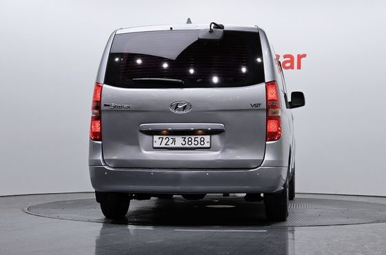 Hyundai Starex 11-Seater Wagon Smart — пробег 178 504 км — фото 4 из 5