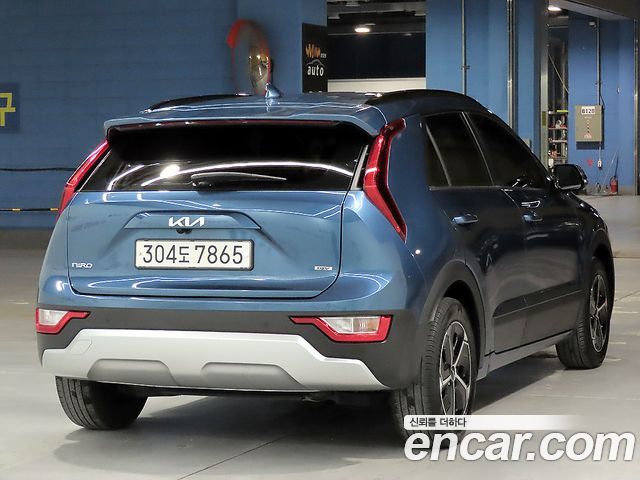 Kia Niro Trendy — пробег 123 086 км — фото 2 из 5