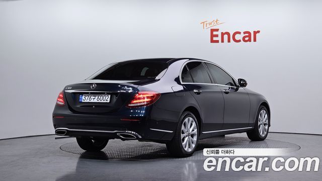 Mercedes-Benz E-Class из Кореи Encar