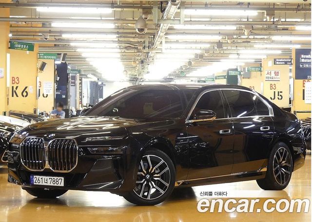 BMW 7-Series 740d xDrive M Sport — пробег 5 900 км — фото 1 из 5