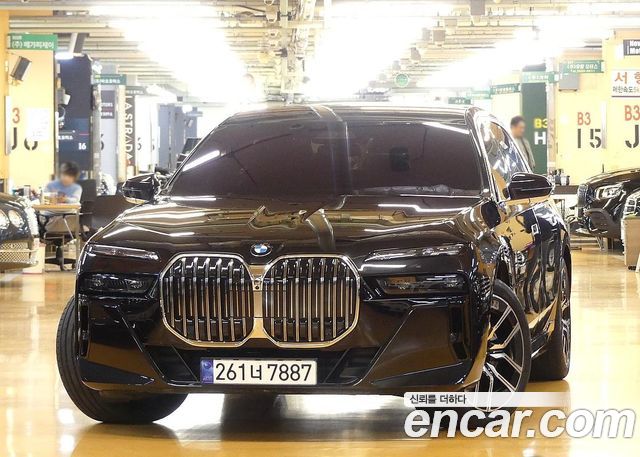 BMW 7-Series 740d xDrive M Sport — пробег 5 900 км — фото 3 из 5