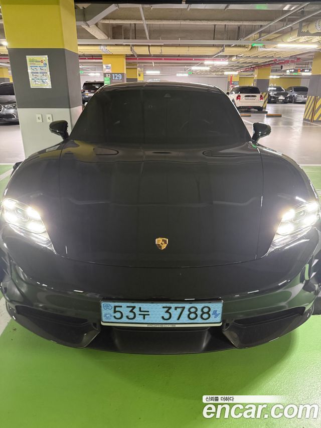 Porsche Taycan Turbo S — пробег 31 900 км — фото 3 из 5