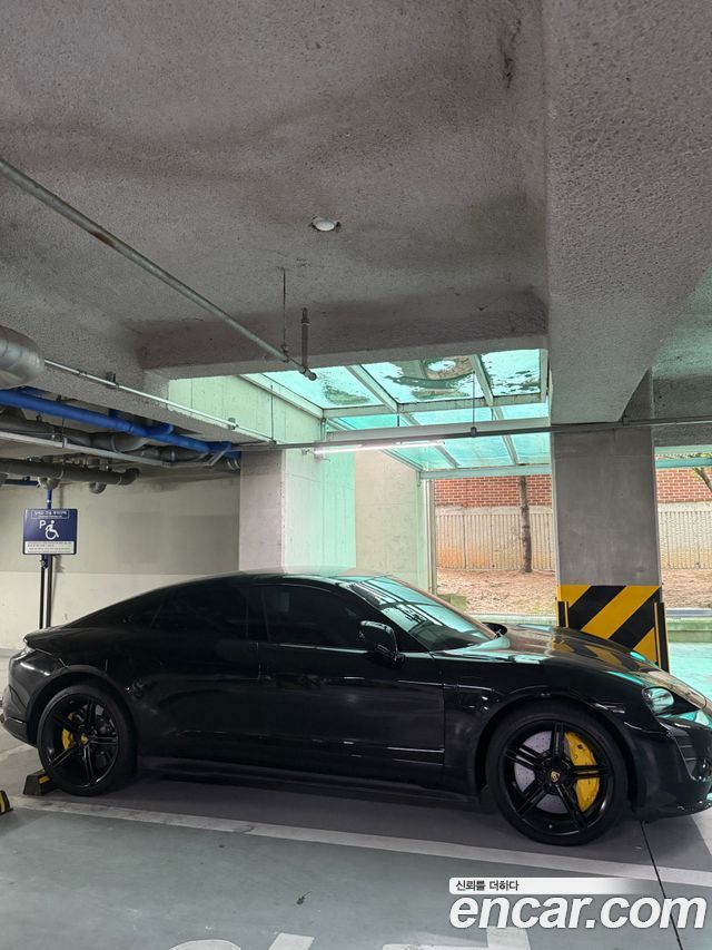 Porsche Taycan Turbo S — пробег 31 900 км — фото 5 из 5