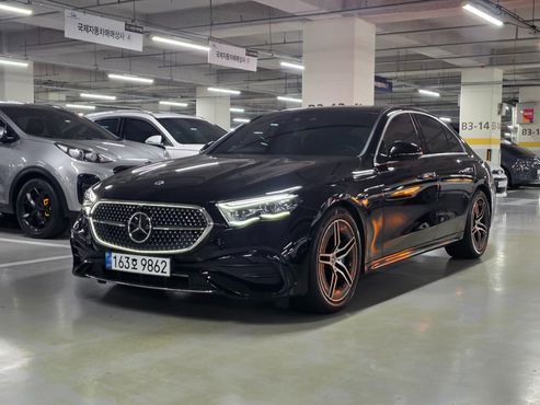 Mercedes-Benz E-Class E300 4MATIC AMG Line — пробег 15 000 км — фото 1 из 5