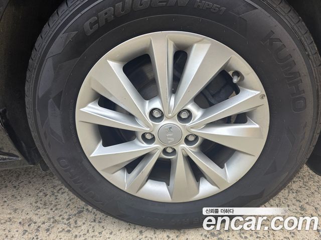 Kia Carnival 11-seater Luxury — пробег 100 000 км — фото 4 из 5