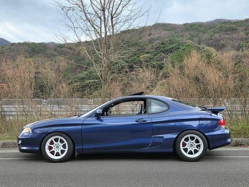 Hyundai Tiburon 2.0 DOHC — пробег 5 000 км — фото 2 из 5