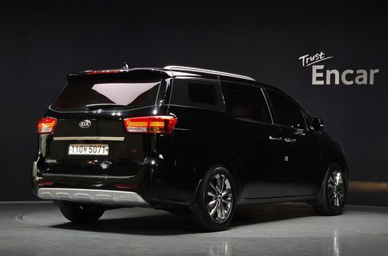 Kia Carnival 9-seater Prestige — пробег 181 053 км — фото 2 из 5