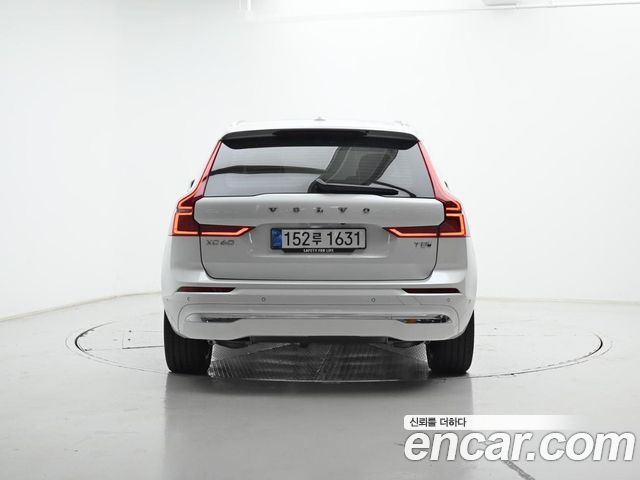 Volvo XC60 T8 Ultra Bright — пробег 2 290 км — фото 4 из 5