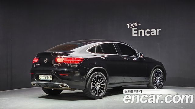 Mercedes-Benz GLC-Class GLC300 4MATIC AMG Line Coupe — пробег 72 804 км — фото 2 из 5