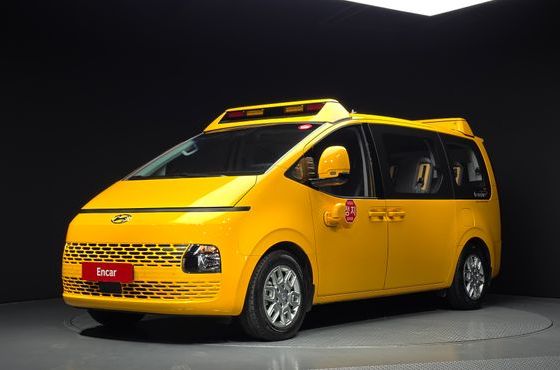 Hyundai Staria L3.5 Kinder Safety Car 15-Seater — пробег 24 252 км — фото 1 из 5