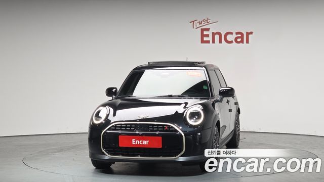 Mini Cooper 5 Door Favoured — пробег 8 899 км — фото 3 из 5