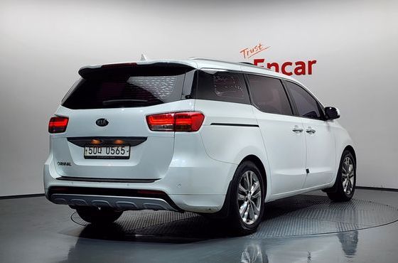 Kia Carnival 9-seater Prestige — пробег 204 178 км — фото 2 из 5