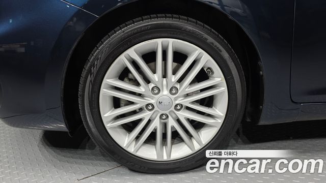 Kia Carens из Кореи Encar