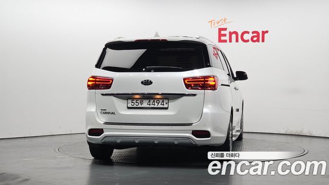 Kia Carnival из Кореи Encar