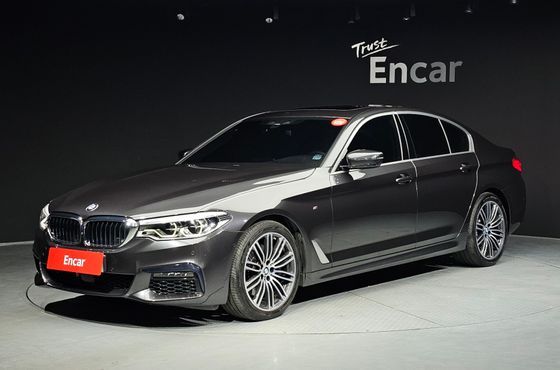BMW 5-Series 530i xDrive M Sport Package Plus — пробег 45 165 км — фото 1 из 5