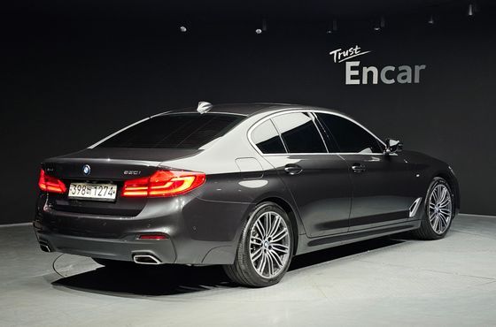 BMW 5-Series 530i xDrive M Sport Package Plus — пробег 45 165 км — фото 2 из 5
