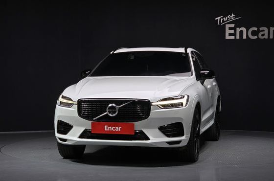 Volvo XC60 T8 R-Design — пробег 77 674 км — фото 3 из 5