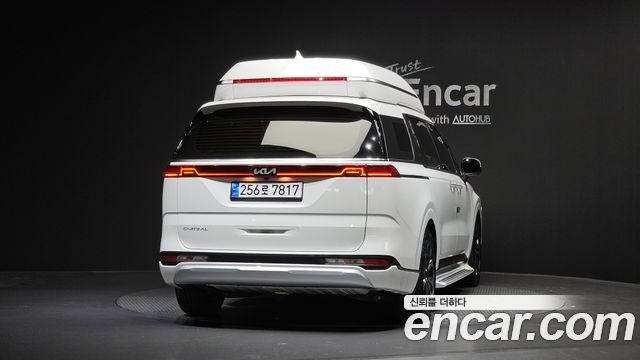 Kia Carnival 9-Seater Hi-Limousine Signature — пробег 71 172 км — фото 4 из 5