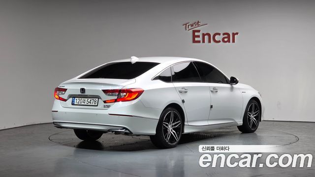 Honda Accord 2.0 Hybrid Touring — пробег 47 802 км — фото 2 из 5