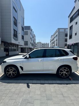 BMW X5 xDrive 40i M Sport — пробег 12 400 км — фото 4 из 5
