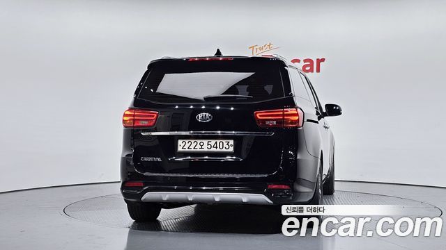 Kia Carnival из Кореи Encar
