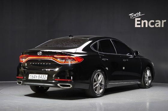 Hyundai Grandeur 2.4 Premium Special — пробег 184 404 км — фото 2 из 5