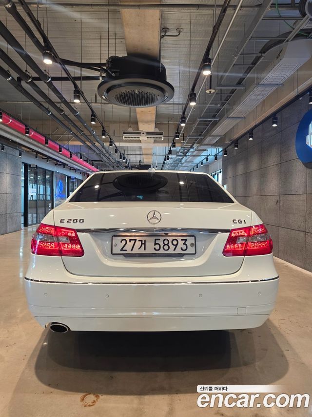 Mercedes-Benz E-Class E200 CGI Avantgarde — пробег 130 000 км — фото 4 из 5