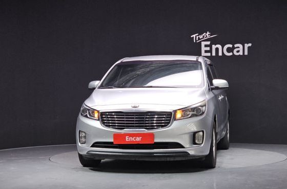 Kia Carnival 11-seater Deluxe — пробег 192 070 км — фото 3 из 5