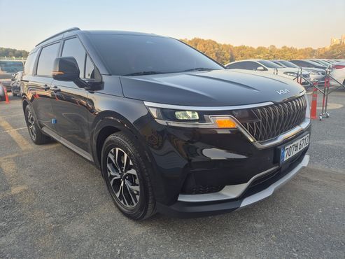 Kia Carnival 11-Seater Prestige — пробег 41 135 км — фото 3 из 5